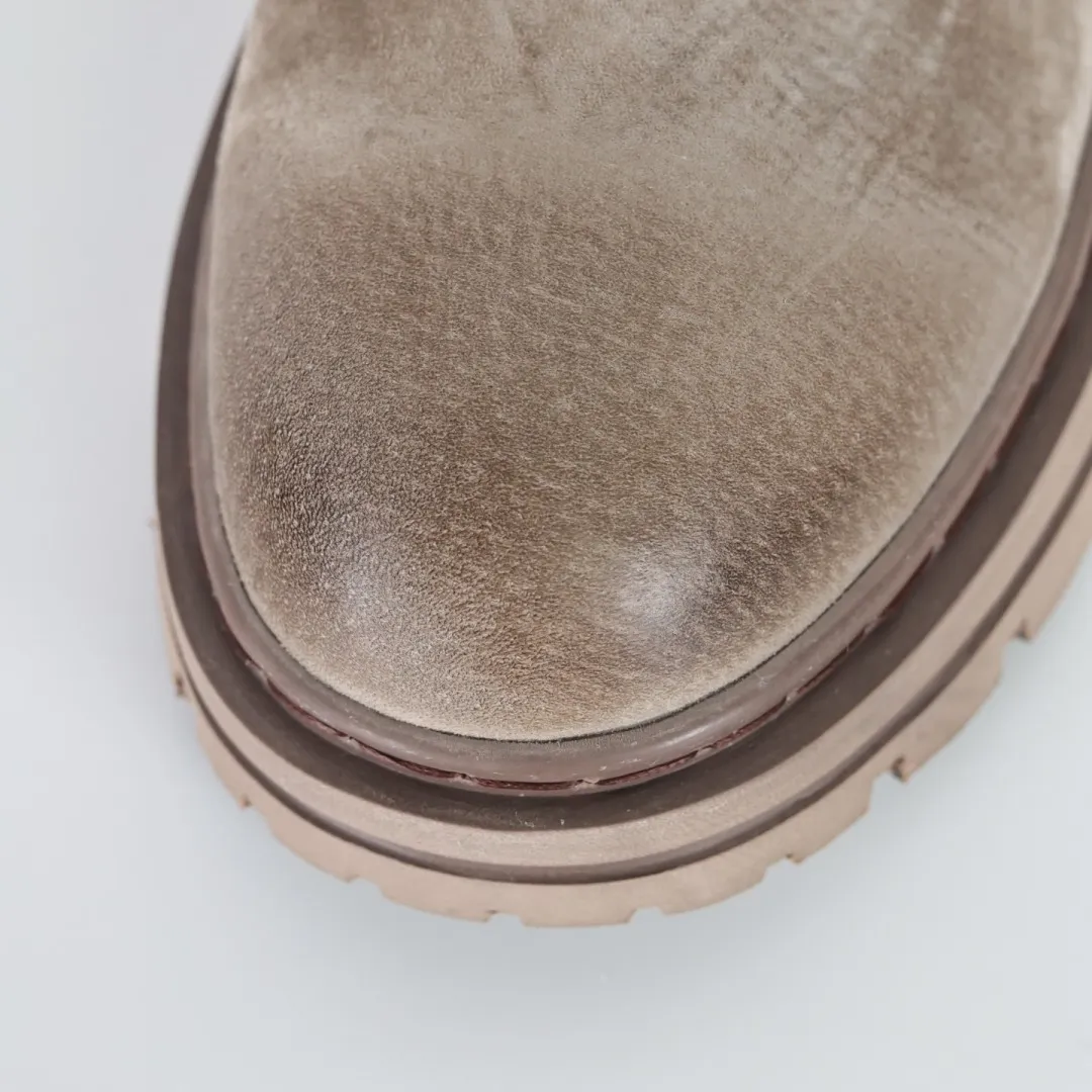 Copywriting price 💰620 Core recommendation Good price CAT Carter tough guy bulldozer brand classic versatile outdoor casual rhubarb boots series Guangdong factory quality 25ss autumn and winter new style Perennial fashion trend matching The fabric is imported from Italy frosted cowhide All shoes are made of genuine cowhide materials from outsole to hardware are made from OEM raw materials Good products do not kill pigs First order quality is strictly controlled Full set of official website unified packaging Special for cold protection and outdoor use this winter Daily casual matching, a must-have for stylish men. Size: 38 39 40 41 42 43 44 (one size larger)